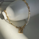 Queen's Pearl Design Pin Necklace