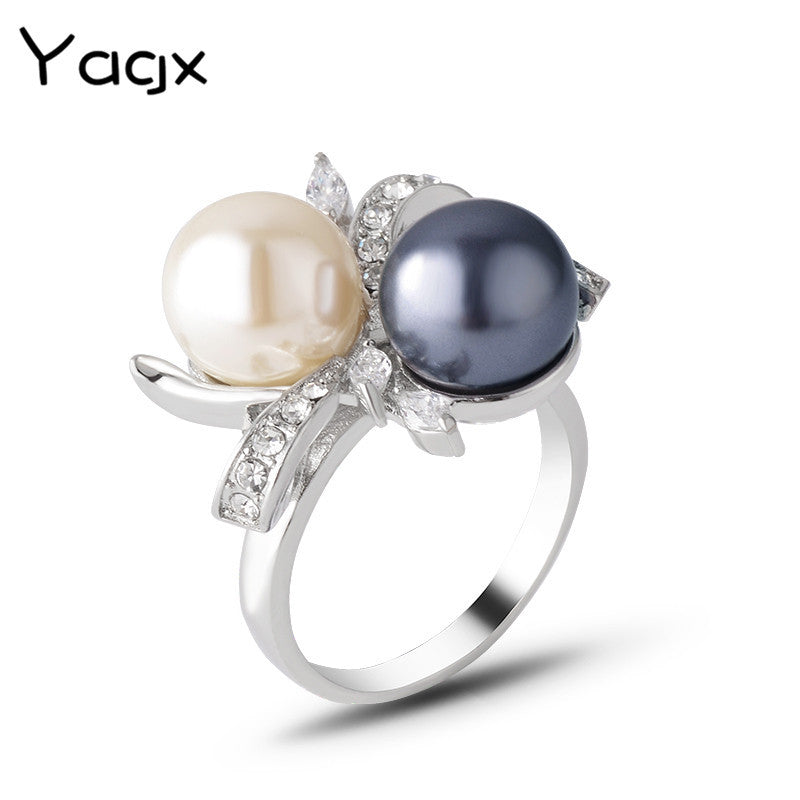 Fashion  Creative Two-Color Pearl Diamond Ring